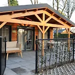 Дом отдыха Luxe Houten Wellness Boshuisje Met Sauna Meijel