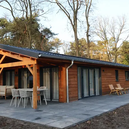 Дом отдыха Luxe Houten Wellness Boshuisje Met Sauna Meijel