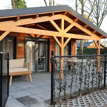 Vakantiehuis Luxe Houten Wellness Boshuisje Met Sauna Meijel
